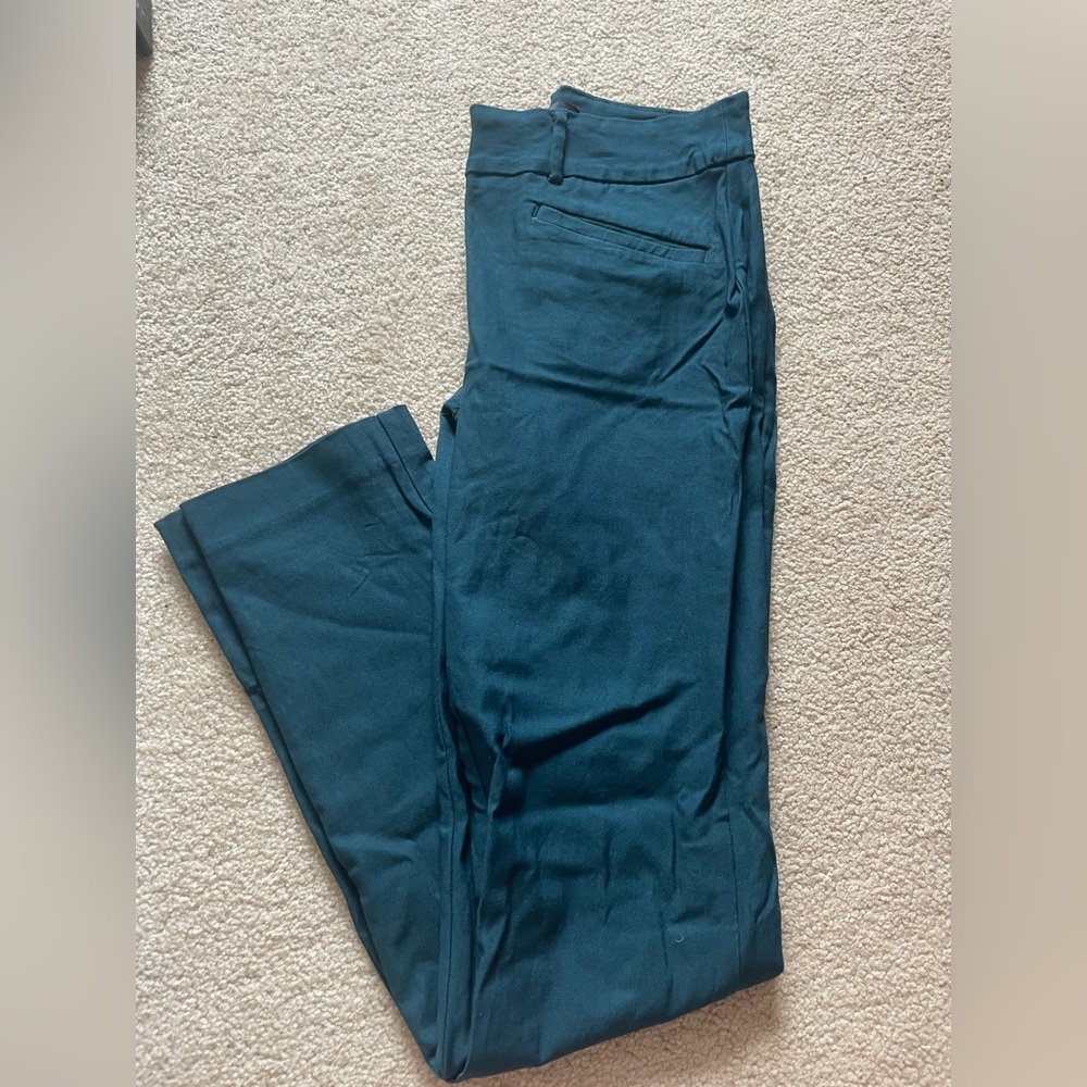 Reitmans Iconic Straight Leg Mid-Rise Pants  in Teal.